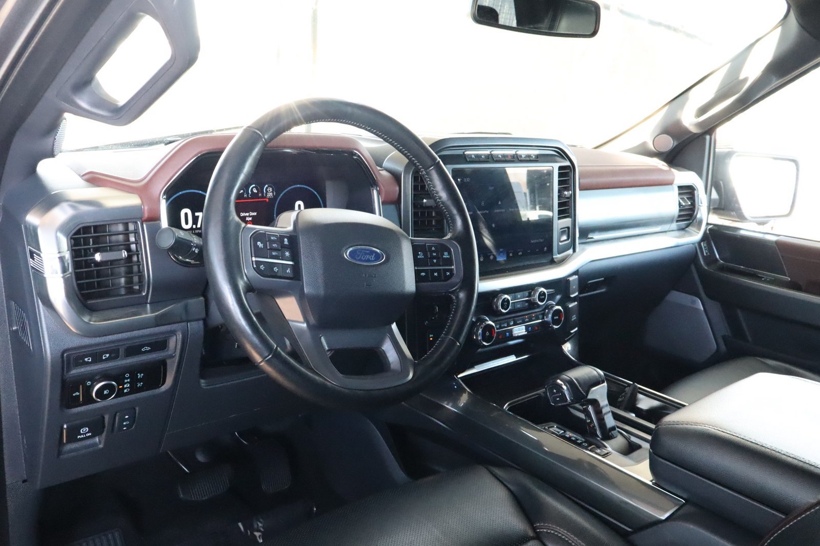 Used 2023 Ford F150 Lariat w/ Max Trailer Tow Package AWD/4WD image 18