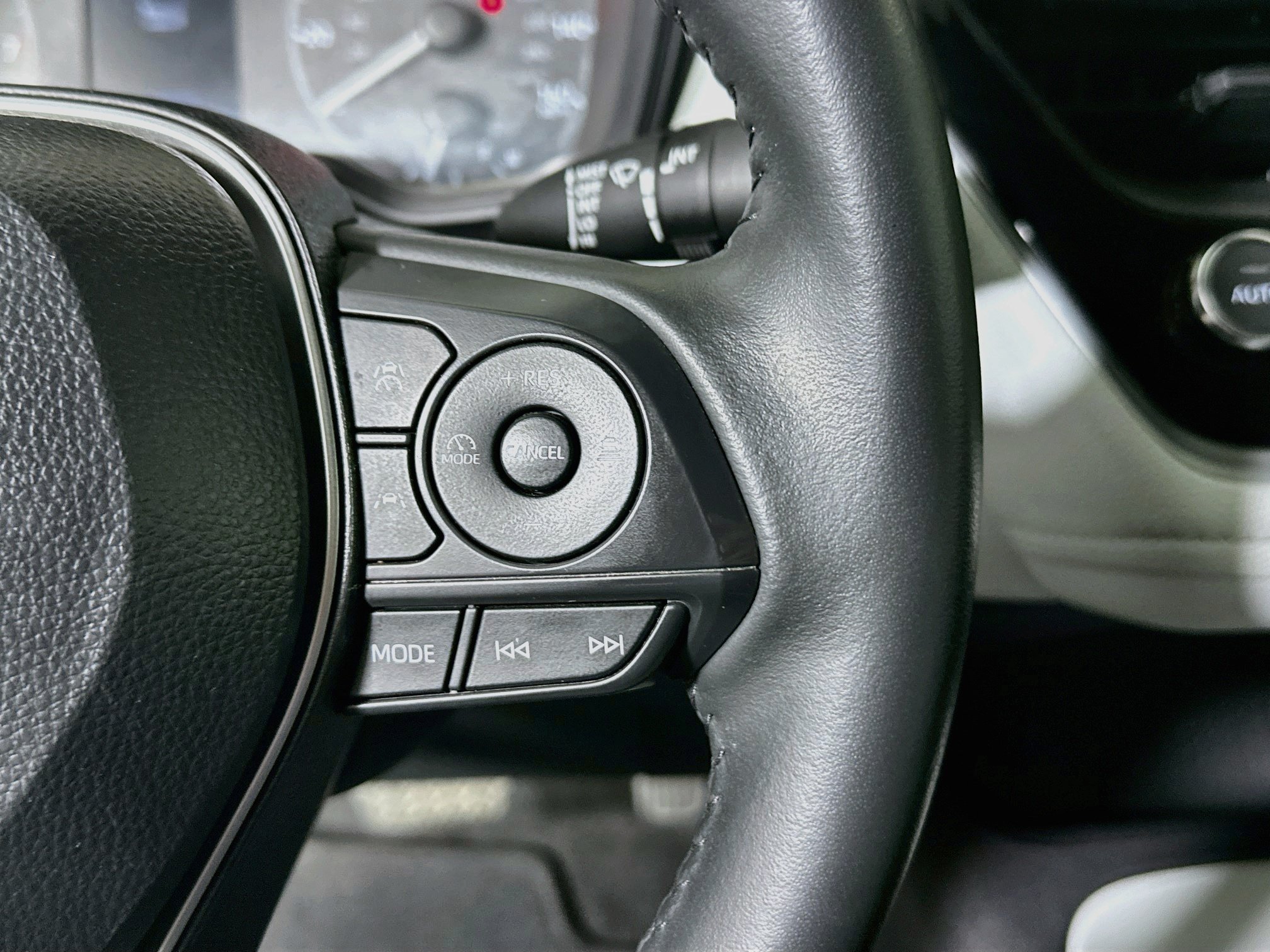 Used 2025 Toyota Corolla SE FWD image 17