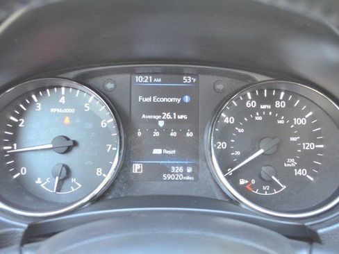 Used 2022 Nissan Rogue Sport SV w/ Technology Package image 17