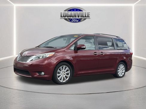 Used 2015 Toyota Sienna Limited FWD image 1