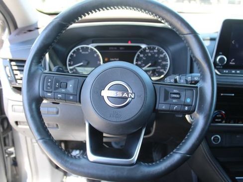 Used 2022 Nissan Rogue SL FWD image 18