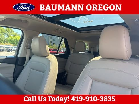 Used 2022 Ford Explorer XLT w/ Equipment Group 202A AWD/4WD image 26
