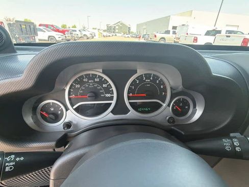 Used 2007 Jeep Wrangler Sahara w/ Dual Top Group AWD/4WD image 15