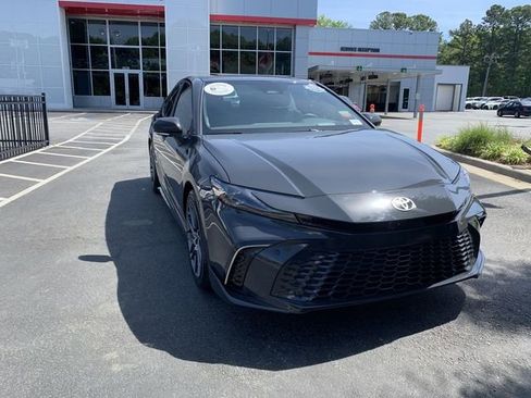 Used 2025 Toyota Camry XSE FWD image 2