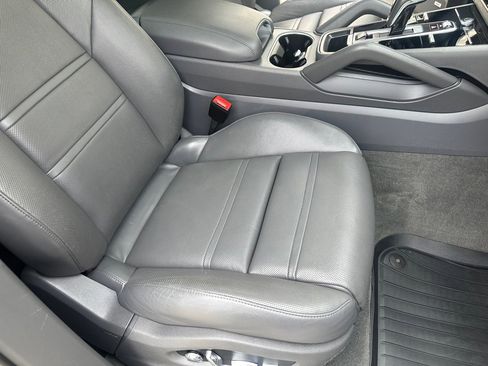 Used 2021 Porsche Cayenne image 26