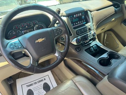 Used 2017 Chevrolet Tahoe LT w/ Luxury Package RWD image 6