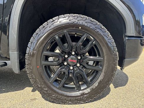 Used 2020 GMC Sierra 1500 Elevation w/ Elevation Convenience Package AWD/4WD image 9