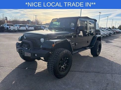 Used 2017 Jeep Wrangler Unlimited Sahara w/ Connectivity Group image 5