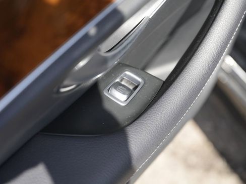 Used 2020 Mercedes-Benz E 350 4MATIC Sedan image 29