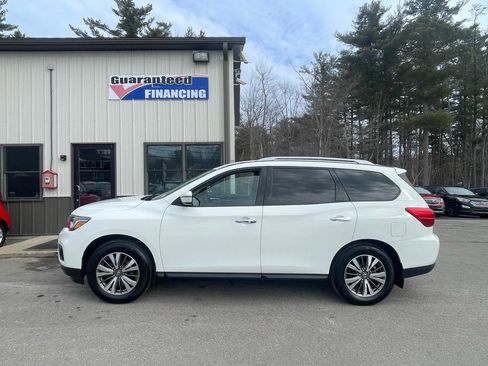 Used 2017 Nissan Pathfinder S image 7