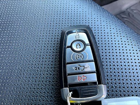 Certified 2022 Ford F150 Lariat w/ Equipment Group 502A High image 15