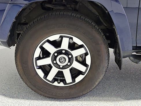 Used 2021 Toyota 4Runner TRD Off-Road Premium AWD/4WD image 11