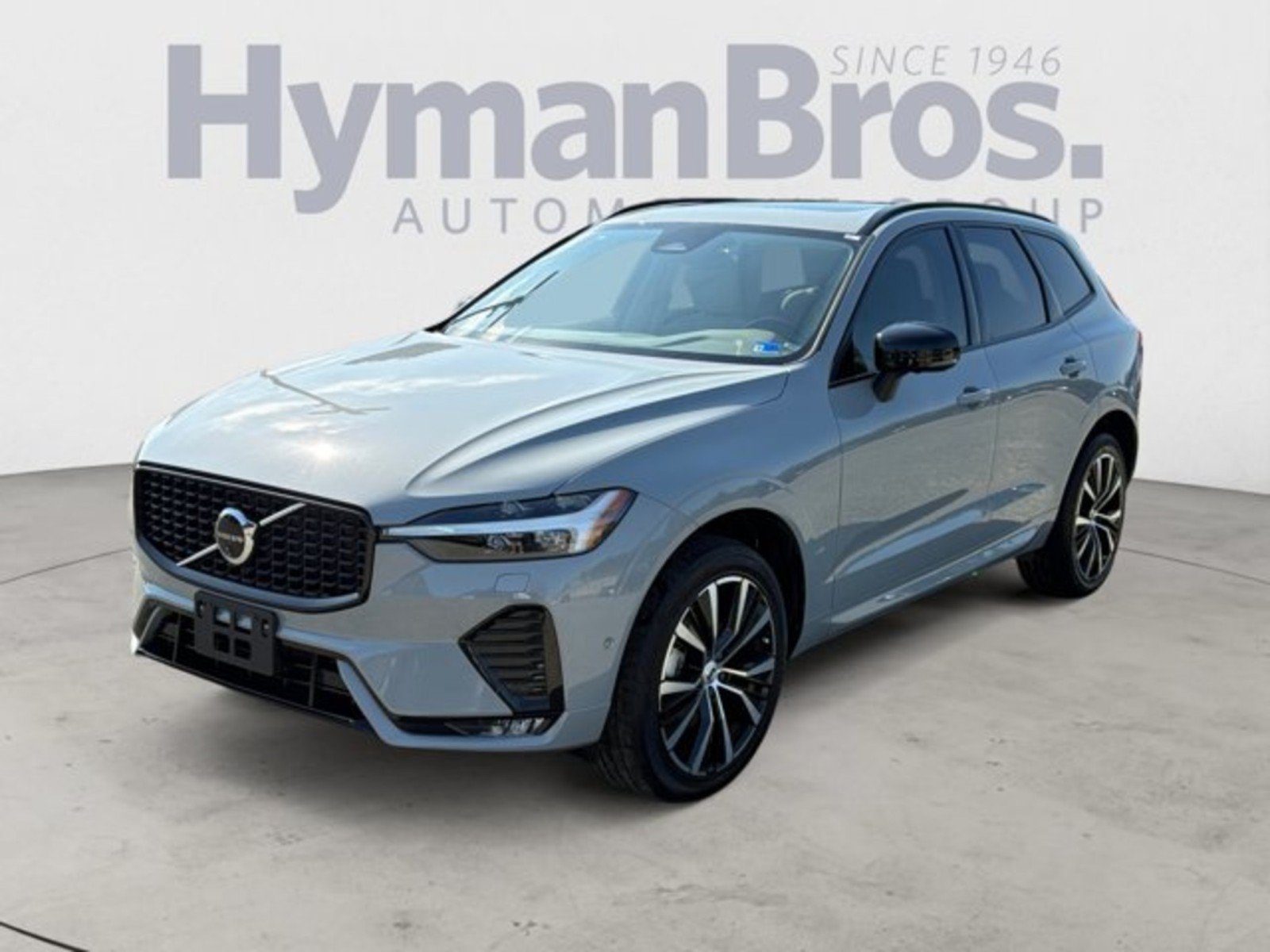 Used 2025 Volvo XC60 B5 Plus w/ Protection Package Premier AWD/4WD image 7