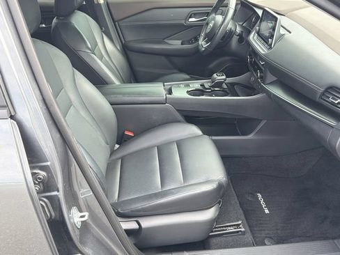 Used 2023 Nissan Rogue SV w/ SV Premium B Package FWD image 13
