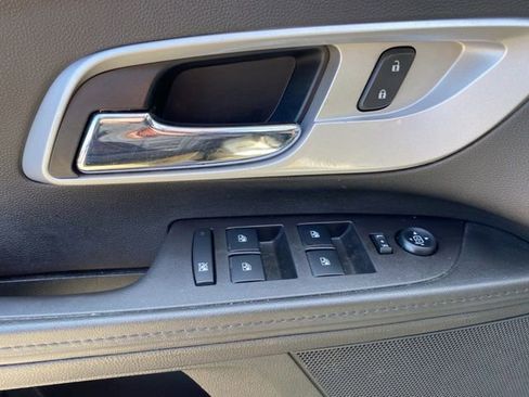 Used 2014 Chevrolet Equinox LS AWD/4WD image 16