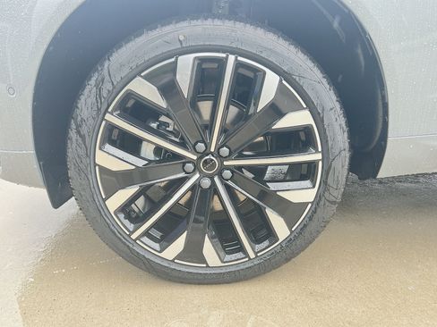 New 2026 Volvo XC60 B5 Ultra w/ Protection Package Premier AWD/4WD image 12