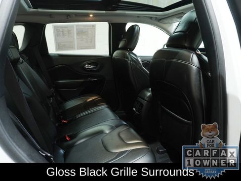 Used 2020 Jeep Cherokee Latitude Plus AWD/4WD image 18
