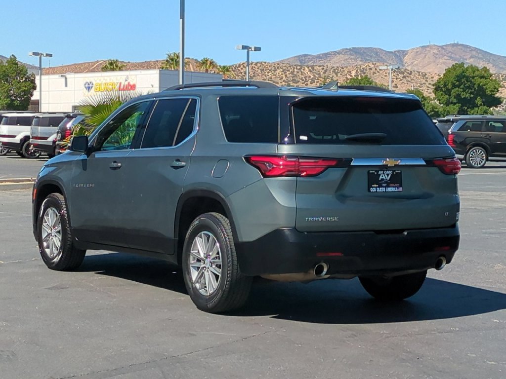Used 2023 Chevrolet Traverse LT FWD image 8