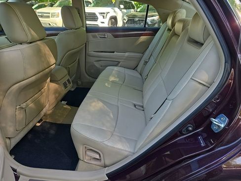 Used 2011 Toyota Avalon Limited image 10