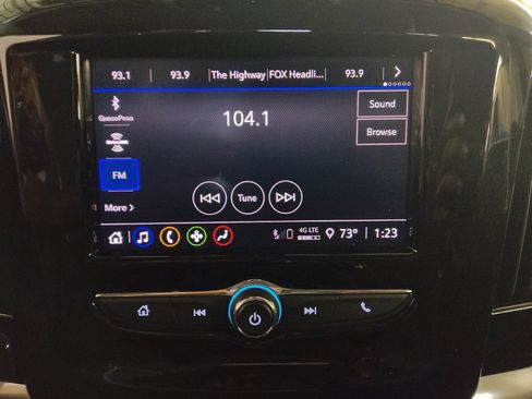 Used 2021 Chevrolet Traverse LT FWD image 25