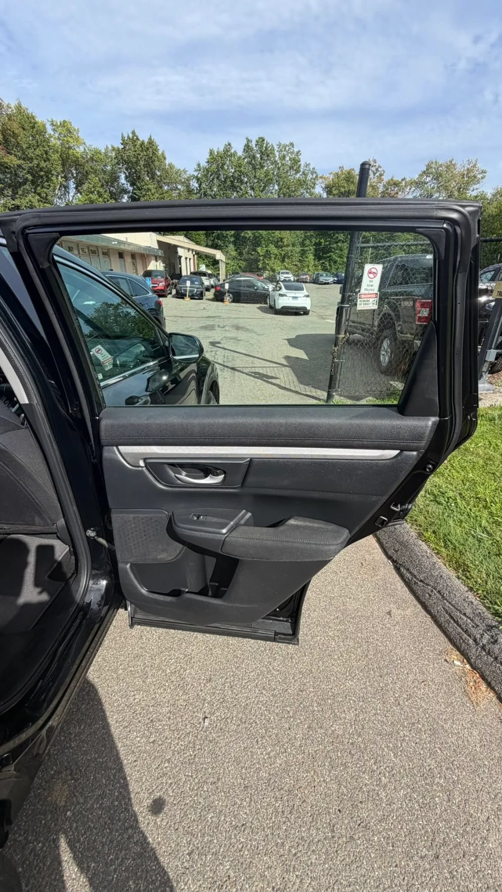 Used 2018 Honda CR-V LX image 15