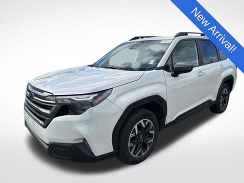 Used 2025 Subaru Forester Premium image 3