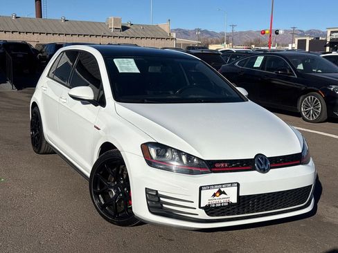 Used 2017 Volkswagen GTI SE image 1