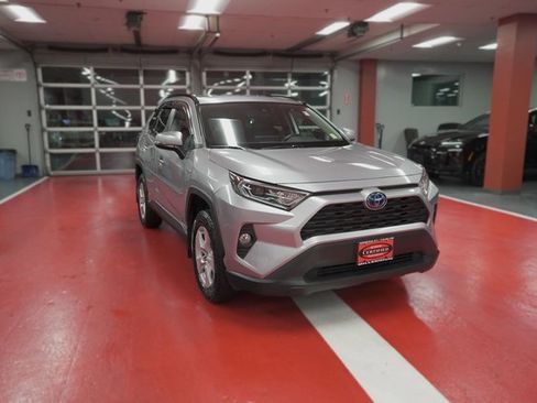 Used 2021 Toyota RAV4 XLE image 2