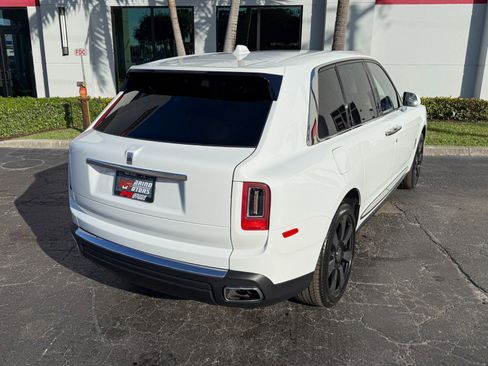 Used 2023 Rolls-Royce Cullinan image 17
