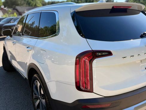 Used 2020 Kia Telluride EX w/ EX Premium Package FWD image 5