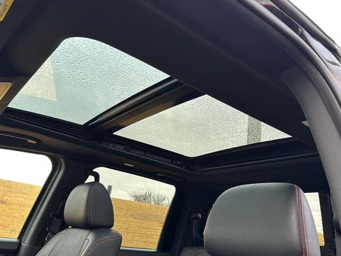 Used 2024 Nissan Titan PRO-4X w/ Pro-4x Convenience Package image 26