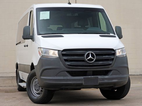 Used 2020 Mercedes-Benz Sprinter 2500 image 2