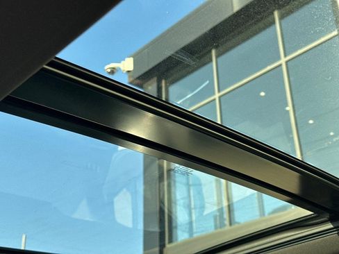 Certified 2024 Cadillac XT6 Premium Luxury image 9