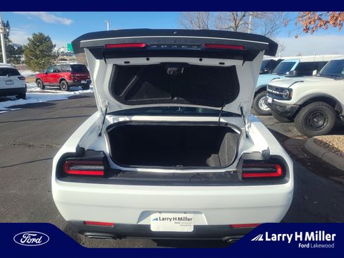 Used 2021 Dodge Challenger R/T w/ Plus Package image 33