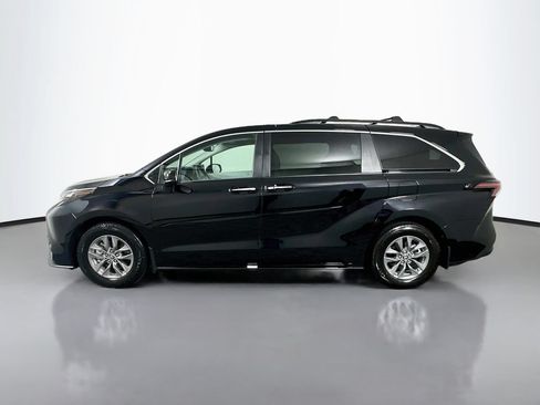 Used 2026 Toyota Sienna XLE AWD/4WD image 8