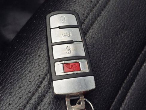 Used 2013 Volkswagen CC R-Line image 34