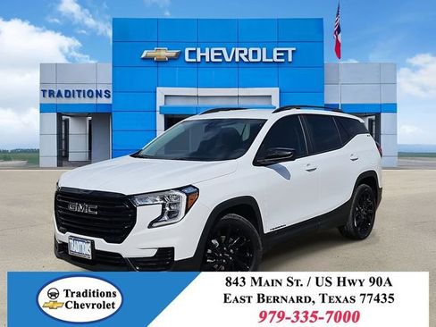 Used 2024 GMC Terrain SLE w/ Driver Convenience Package FWD image 1