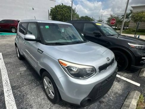 Used 2016 Kia Soul w/ Convenience Package FWD image 1