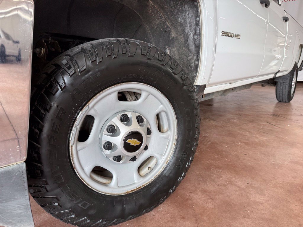 Used 2019 Chevrolet Silverado 2500 W/T RWD image 16