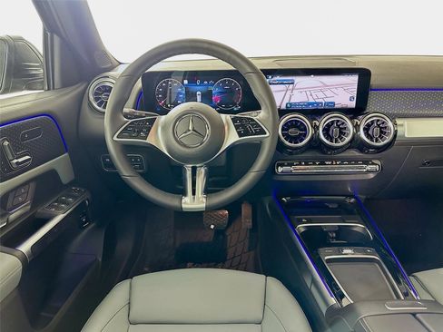 Used 2026 Mercedes-Benz GLB 250 4MATIC image 29