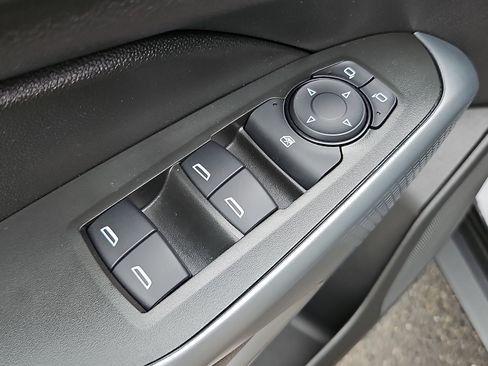 Used 2024 Chevrolet Trax RS w/ Driver Confidence Package FWD image 24