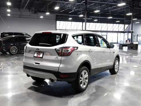 Used 2017 Ford Escape SE AWD/4WD image 7