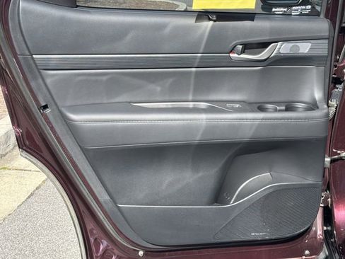 Used 2023 Hyundai Palisade Limited image 21