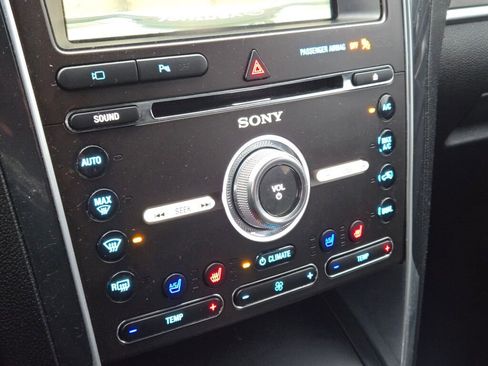 Used 2016 Ford Explorer Limited image 27