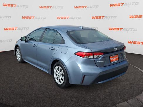 Used 2022 Toyota Corolla LE image 3