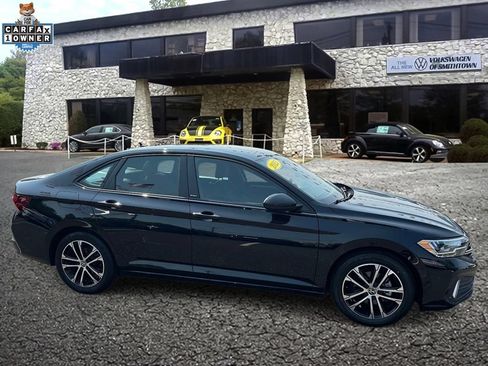 Used 2023 Volkswagen Jetta Sport FWD image 5