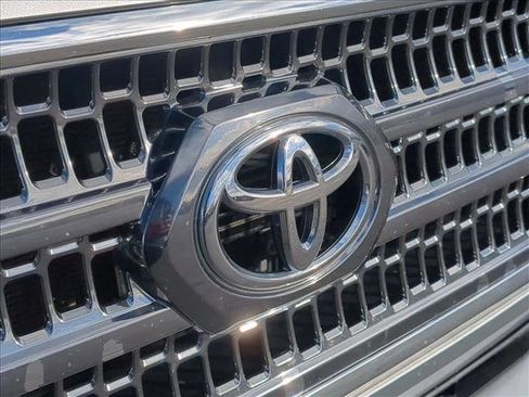 Used 2017 Toyota Tacoma SR5 image 28