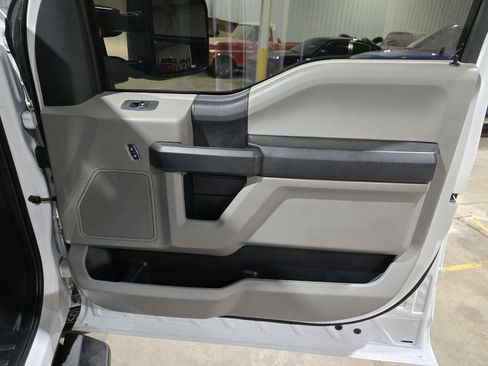 Used 2020 Ford F250 XL w/ STX Appearance Package image 36