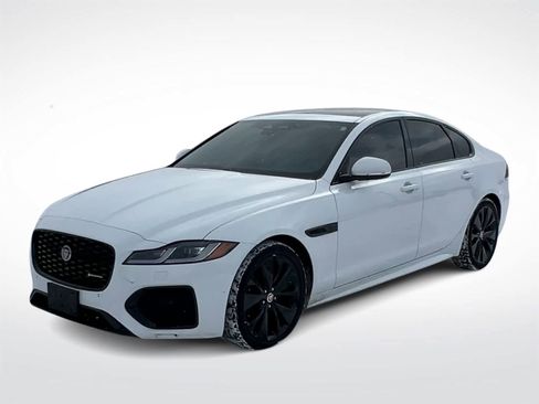 Used 2022 Jaguar XF R-Dynamic SE image 4