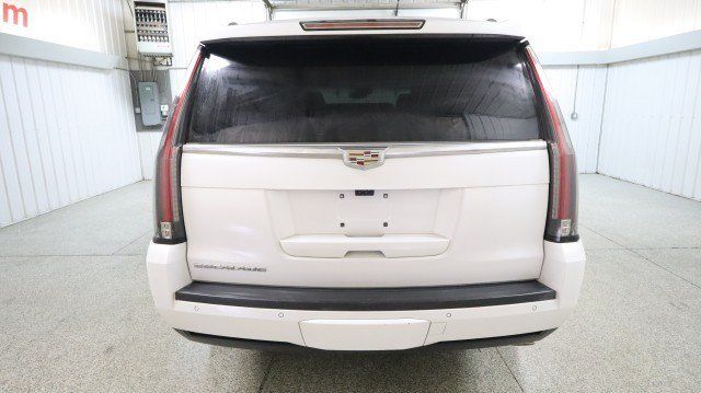 Used 2017 Cadillac Escalade Premium Luxury AWD/4WD image 8